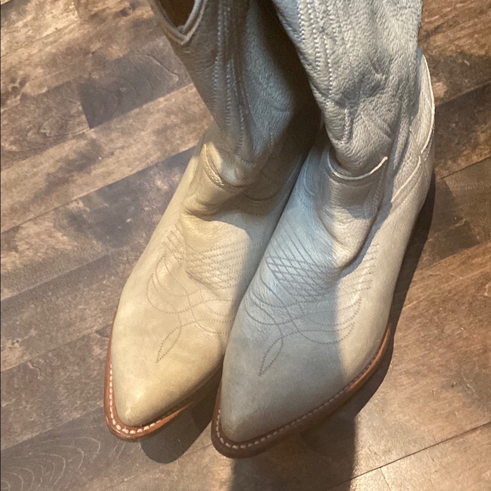 Women’s FRYE Western Leather Boots -beige